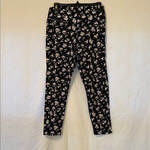 PINK Victoria's Secret Black and White Patterned Leggings